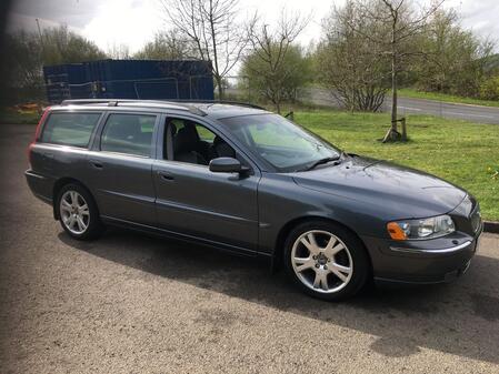 VOLVO V70 2.4 D5 SE