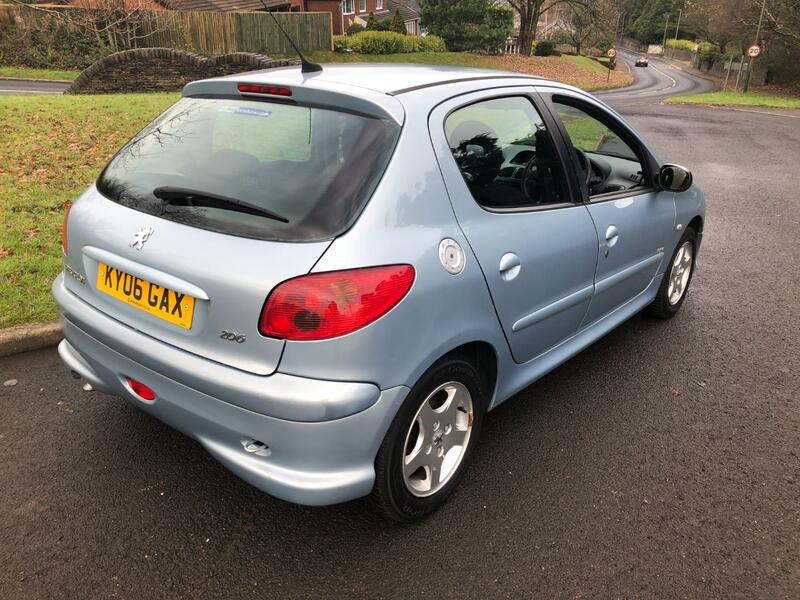 PEUGEOT 206
