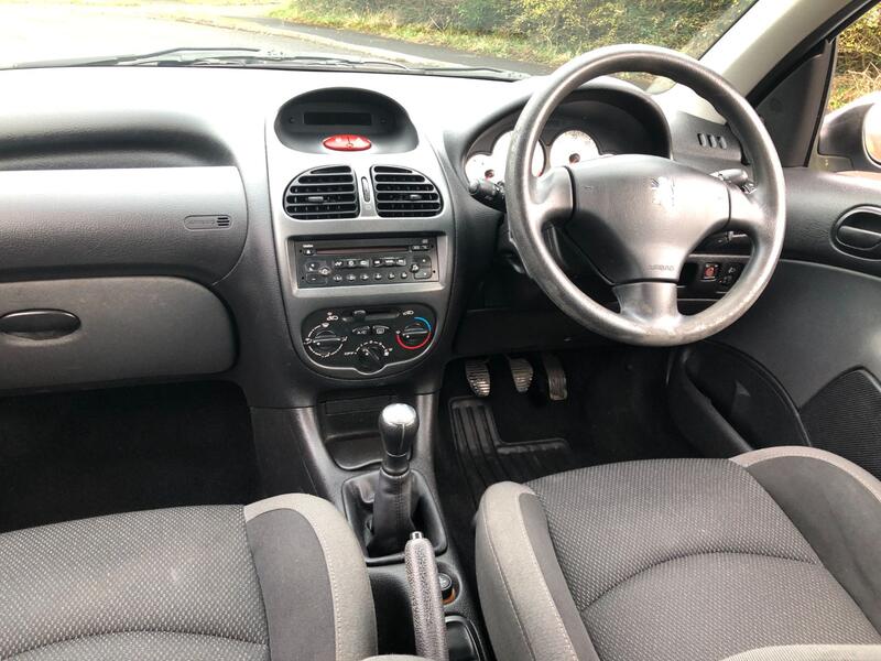 PEUGEOT 206