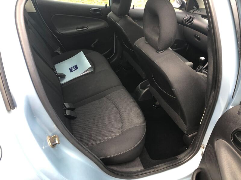 PEUGEOT 206