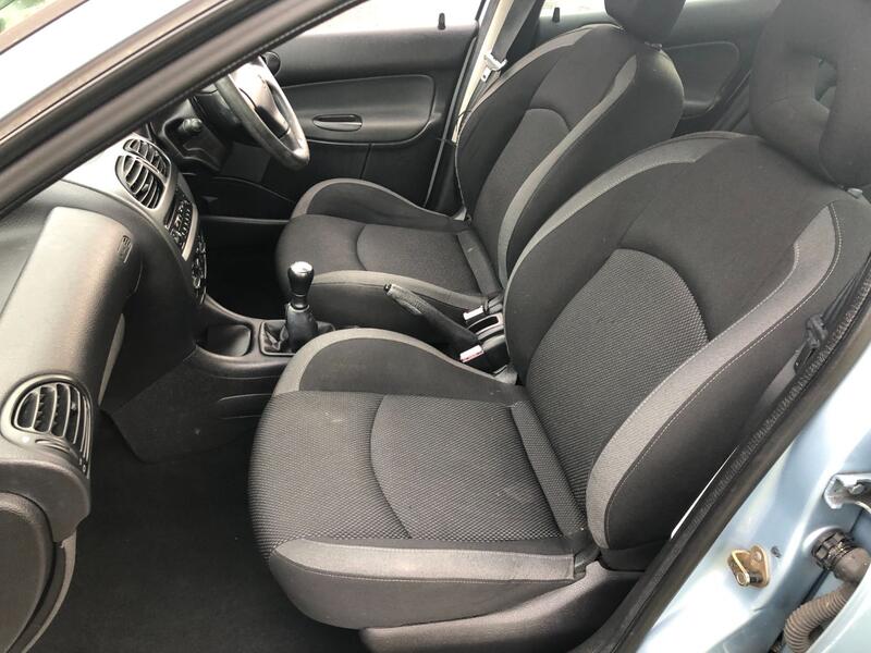 PEUGEOT 206