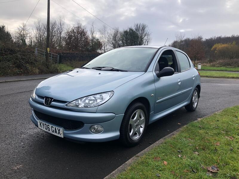 PEUGEOT 206