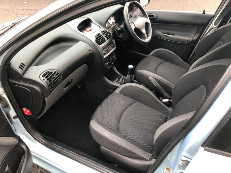 PEUGEOT 206