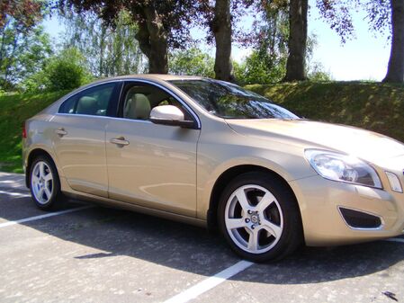 VOLVO S60 D3 SE LUX Auto