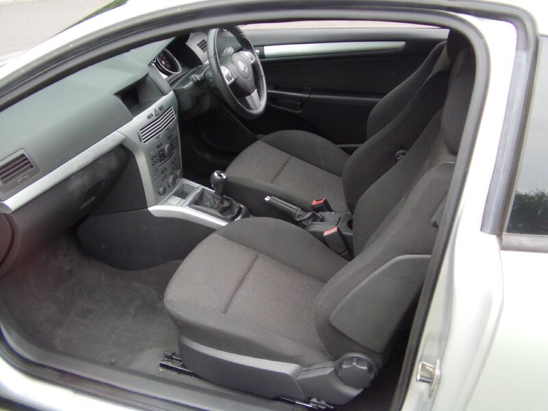 VAUXHALL ASTRA