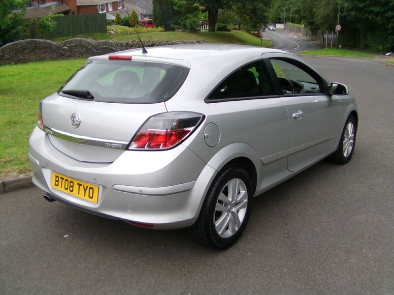 VAUXHALL ASTRA