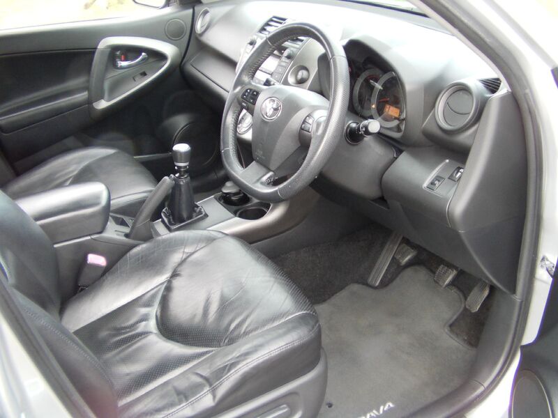 TOYOTA RAV4