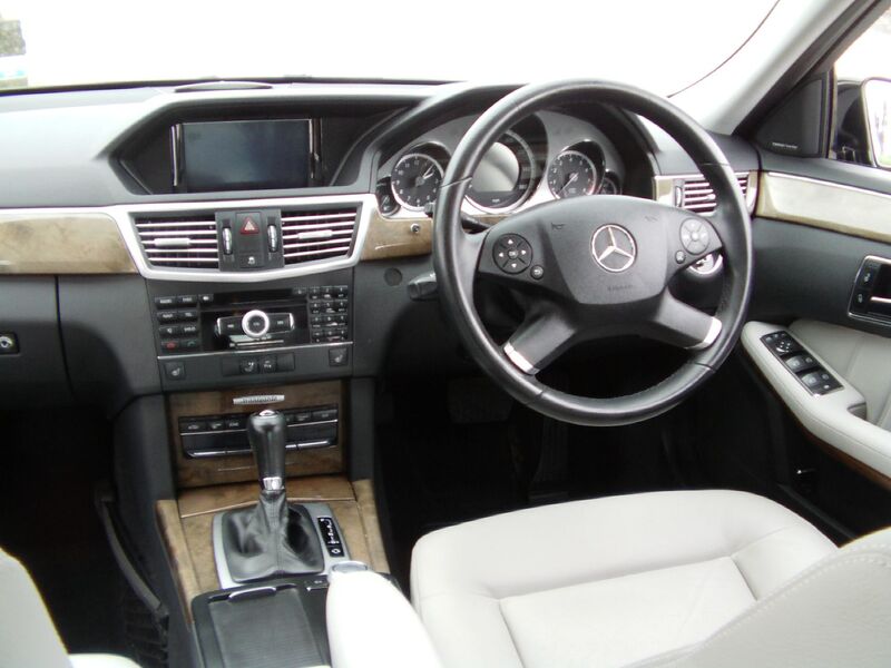 MERCEDES-BENZ E CLASS