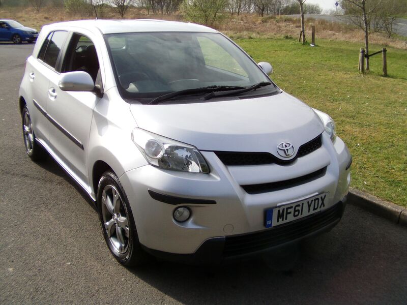 TOYOTA URBAN CRUISER