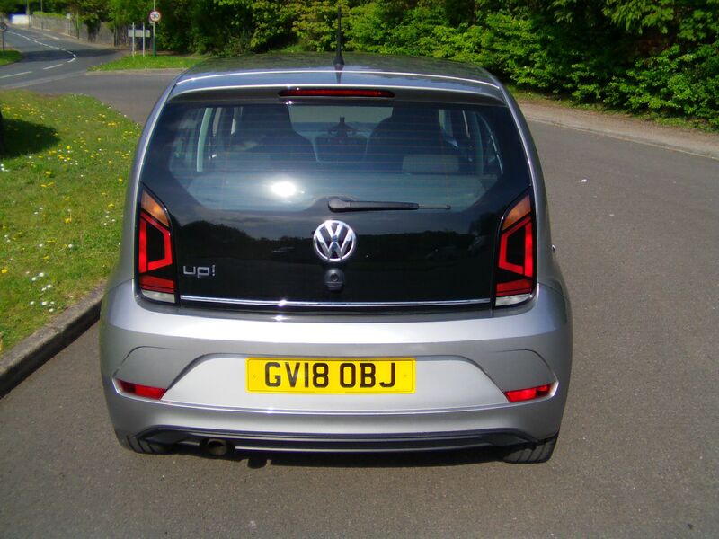 VOLKSWAGEN UP