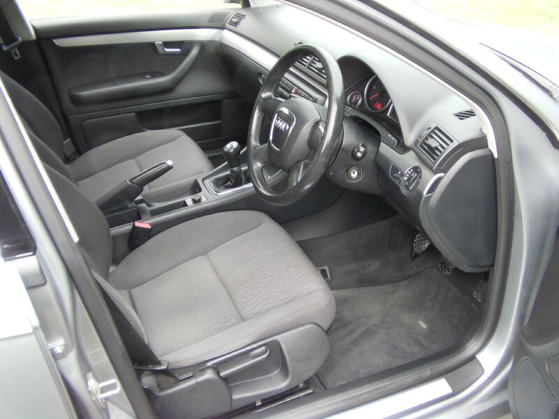 AUDI A4 AVANT