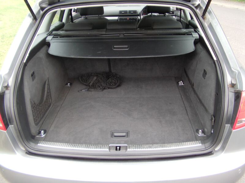 AUDI A4 AVANT