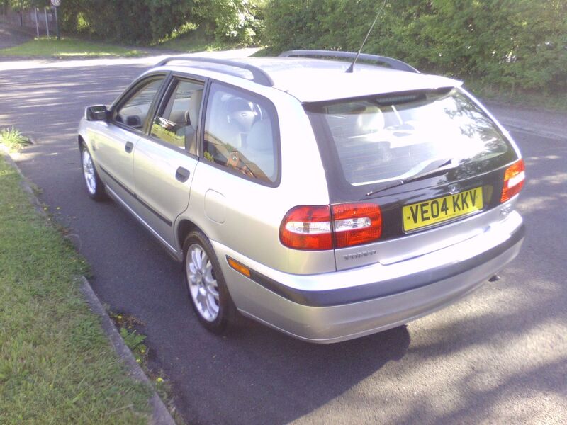 VOLVO V40