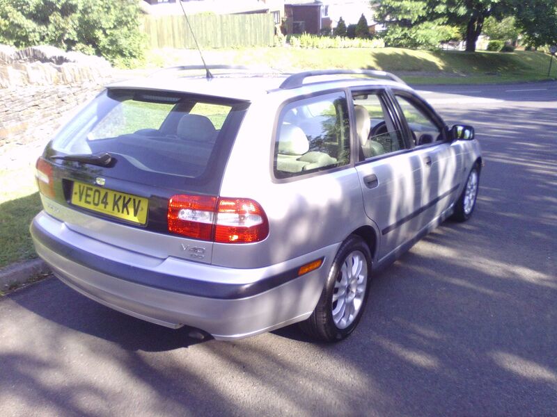 VOLVO V40