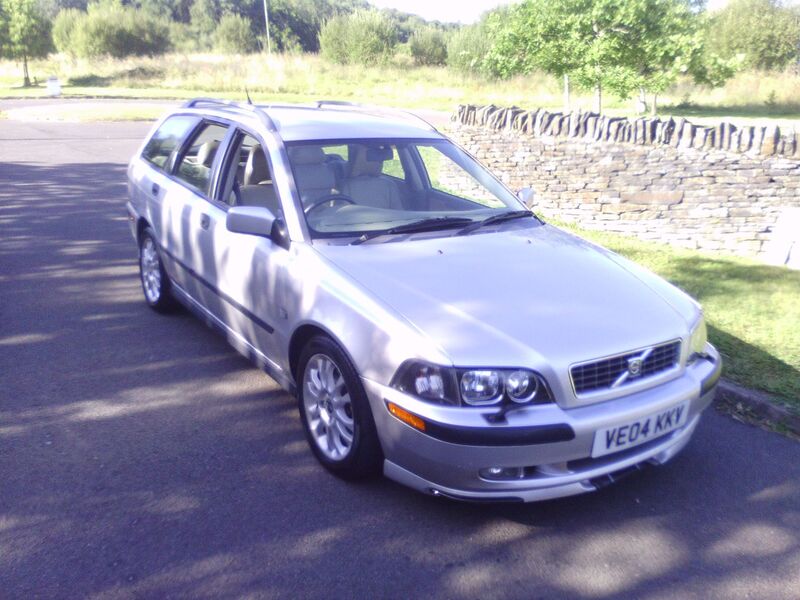 VOLVO V40