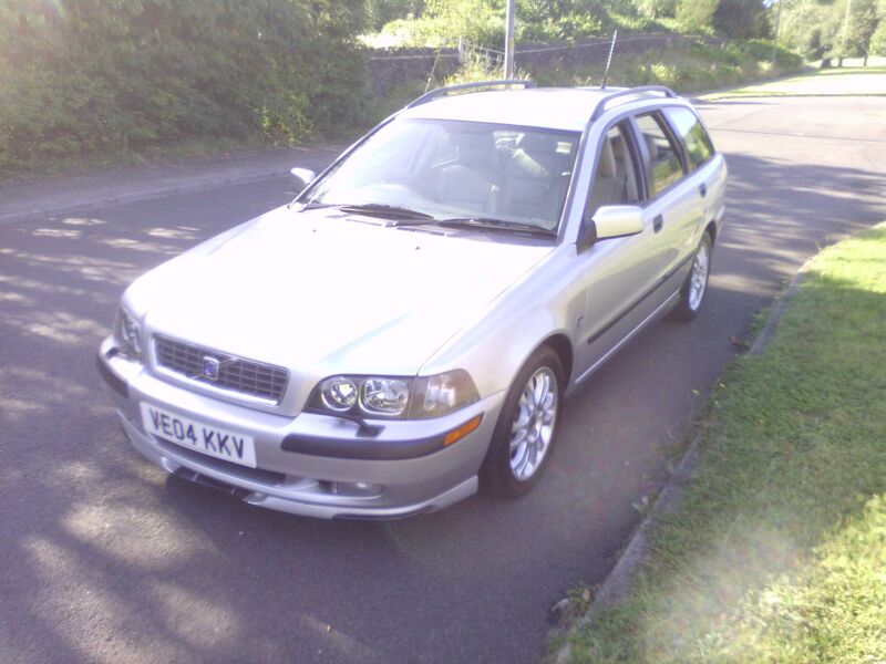 VOLVO V40
