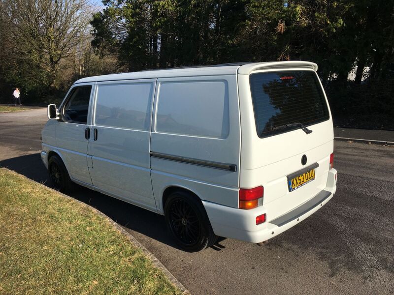 VOLKSWAGEN TRANSPORTER