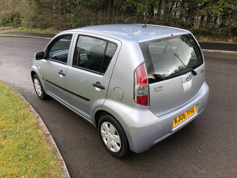 DAIHATSU SIRION