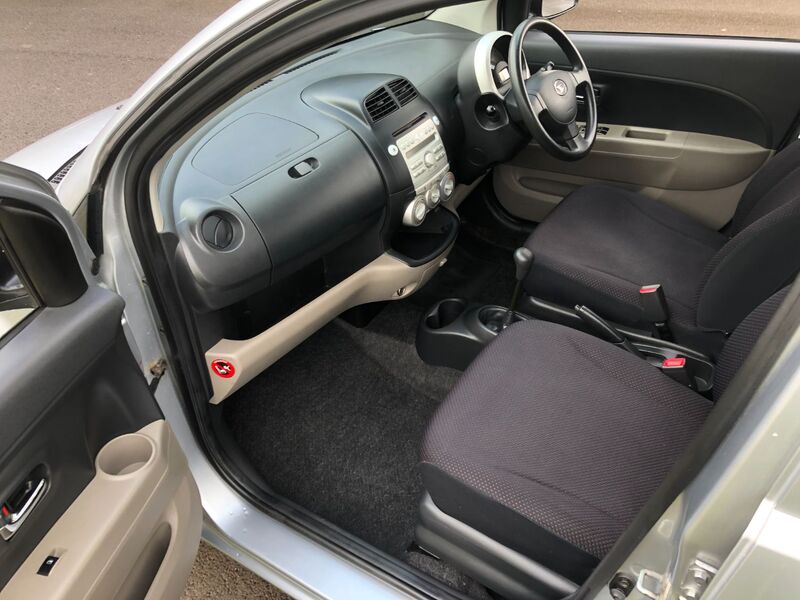 DAIHATSU SIRION
