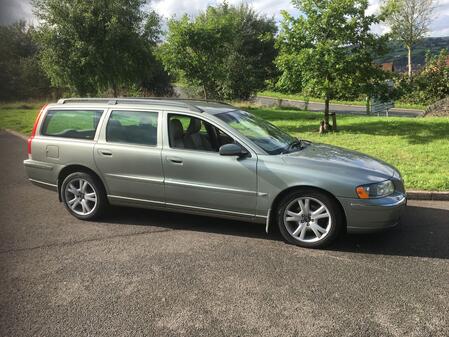 VOLVO V70 2.4 D SE Automatic Estate